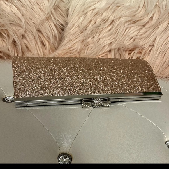 I.N.C. International Concepts
Carolyn Glitter Clutch Rose Gold - Picture 7 of 14